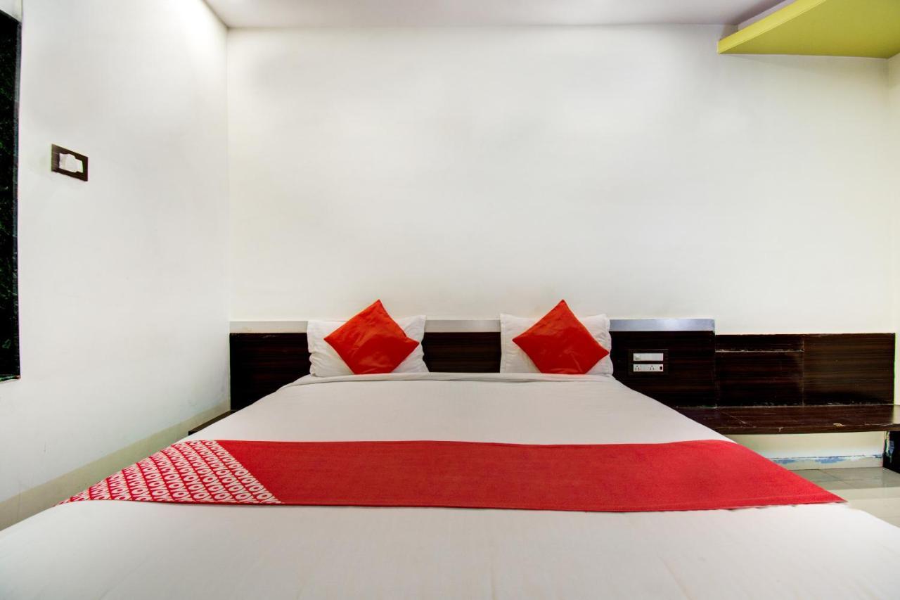 Oyo 11548 Hotel Mrunal Palace Aurangabad  Bagian luar foto