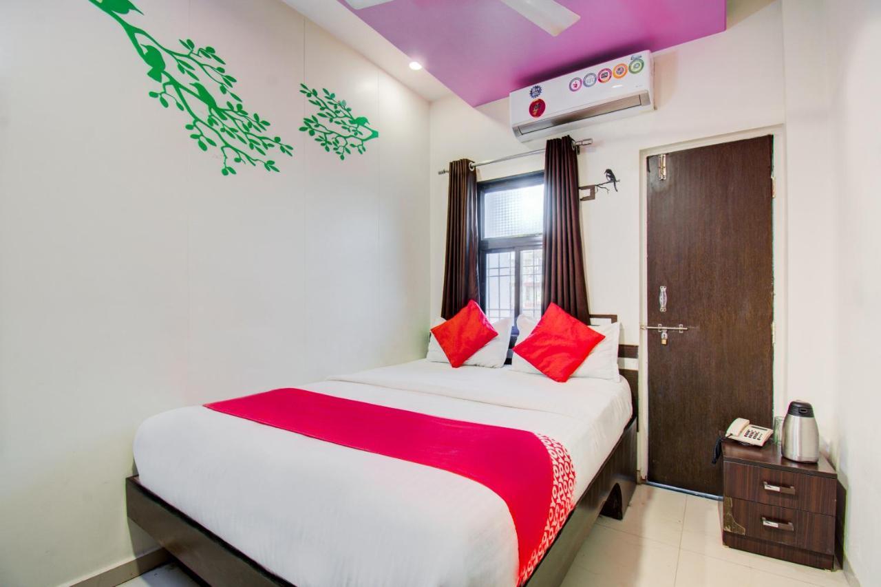 Oyo 11548 Hotel Mrunal Palace Aurangabad  Bagian luar foto