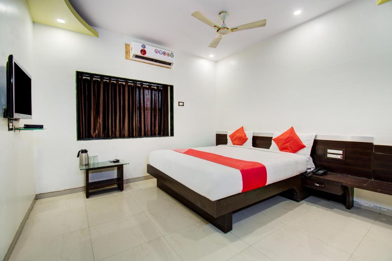 Oyo 11548 Hotel Mrunal Palace Aurangabad  Bagian luar foto