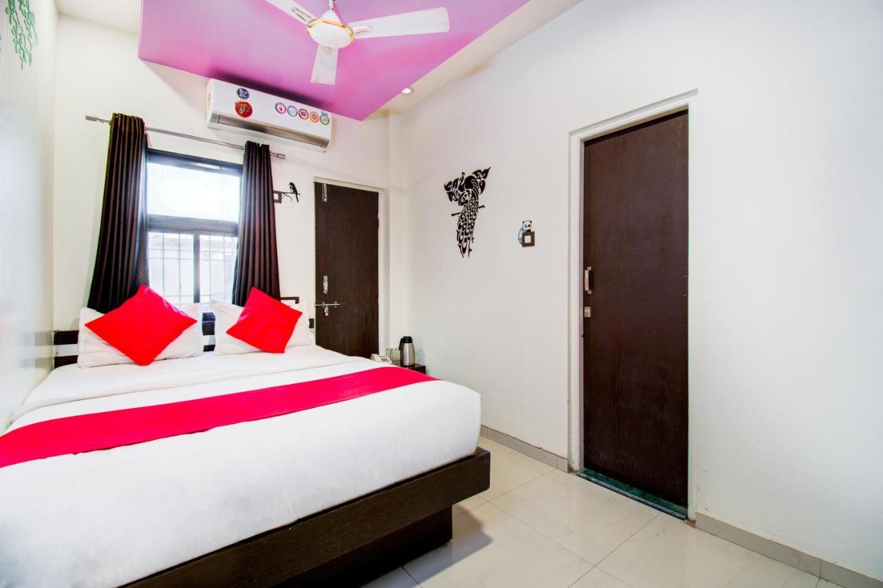 Oyo 11548 Hotel Mrunal Palace Aurangabad  Bagian luar foto