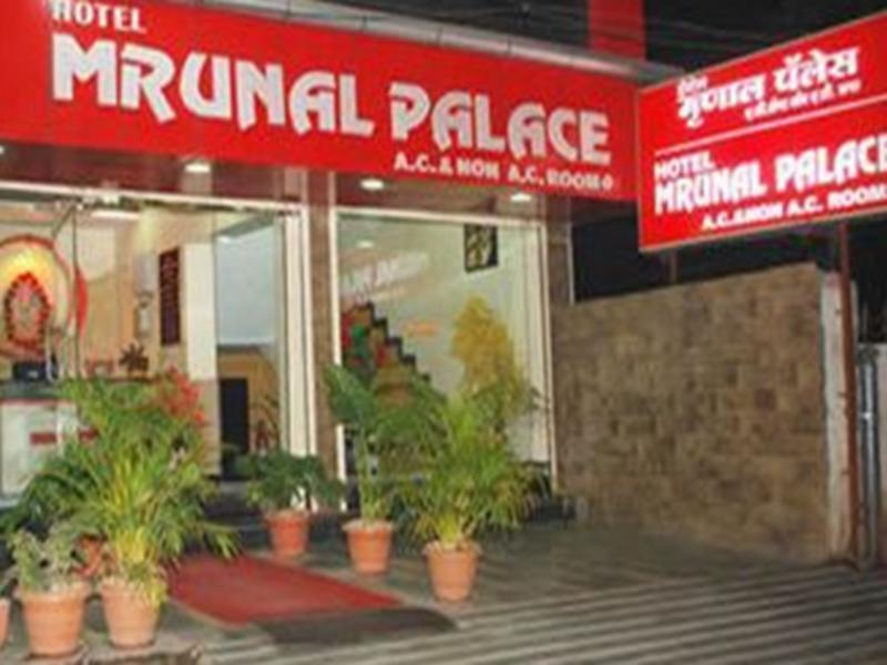 Oyo 11548 Hotel Mrunal Palace Aurangabad  Bagian luar foto