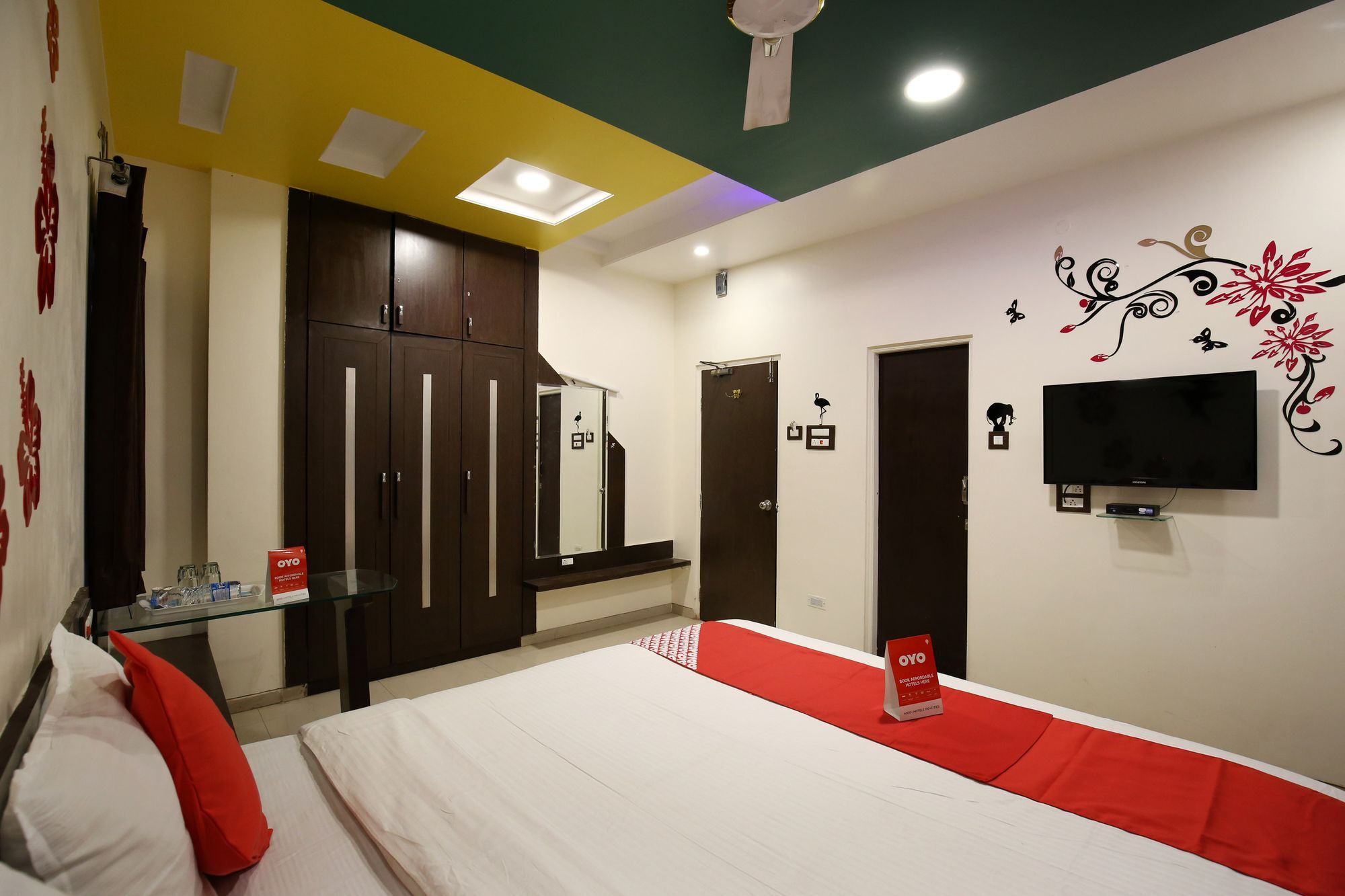 Oyo 11548 Hotel Mrunal Palace Aurangabad  Bagian luar foto